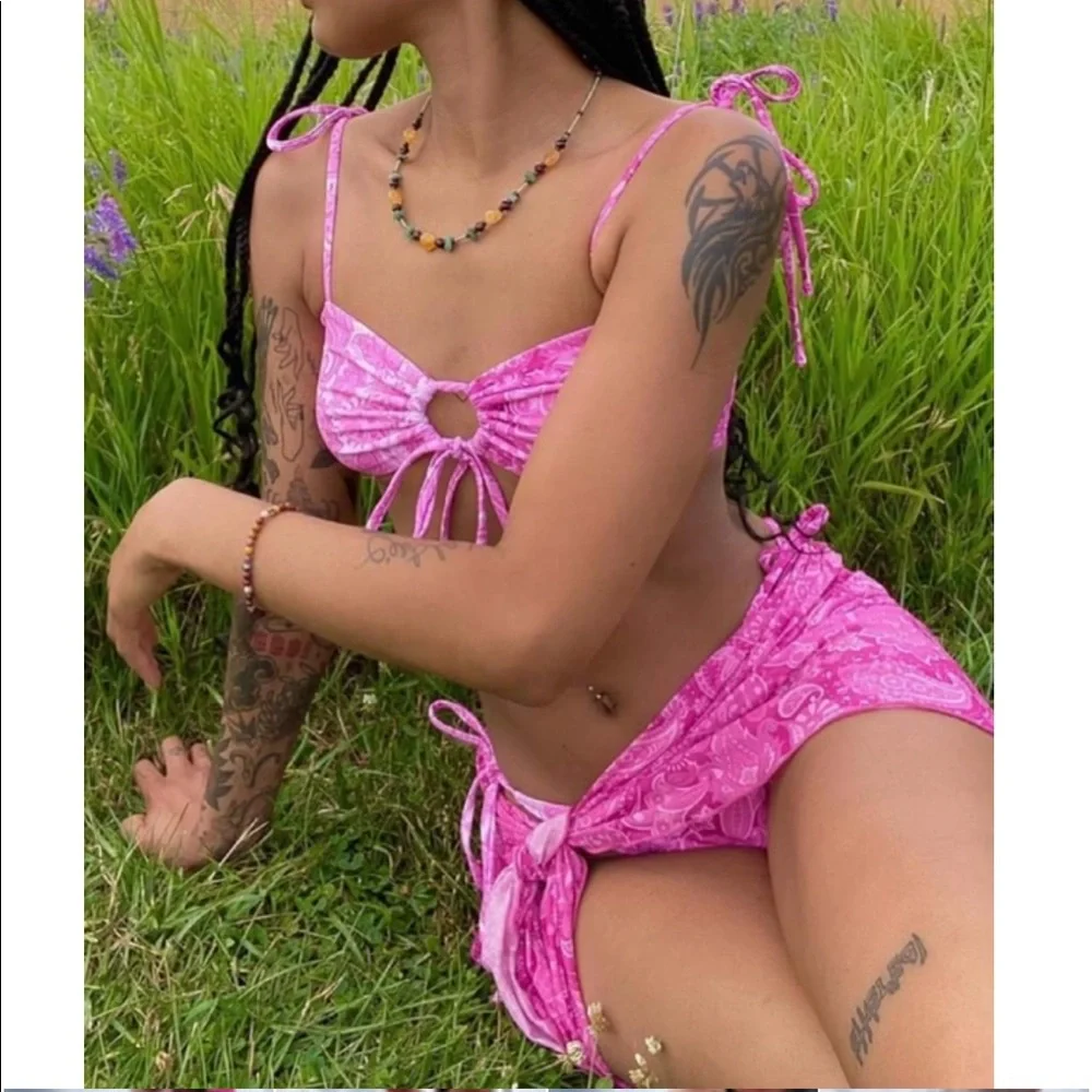 Pink paisley 3 piece bikini set - Picture 9 of 11